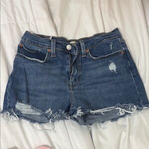 Levi’s Distressed Shorts Size 27